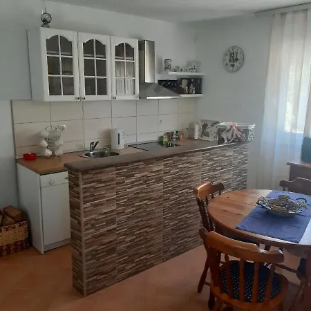 Holiday Vemini